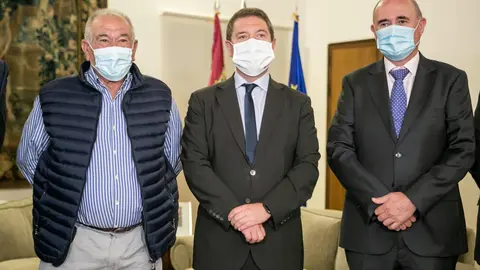 Reunión de Emiliano-García-Page con el presidente de la Federación de Comunidades de Regantes de Castilla-La Mancha