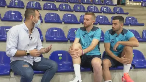 Javi Garoz entrevistando a Sergio González y Chino para el programa 118 de HD Hoy Deportes