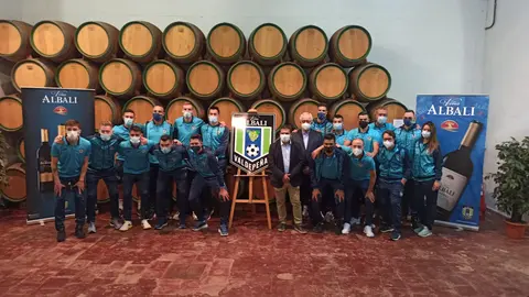 Presentación del Viña Albali Valdepeñas para la temporada 2021-2022 en la sede social de Félix Solís