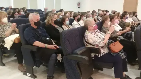 Charla de la AECC en La Confianza por el Día Mundial del Cáncer de Mama