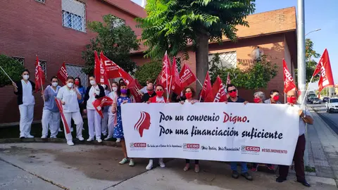 Concentración en la residencia de mayores 'Monteval' Domus Vi