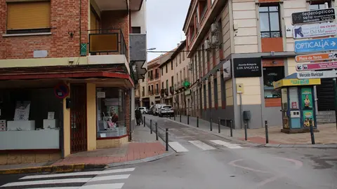 Lugar donde el conductor ebrio impactó con un bolardo en La Solana
Foto: GACETA