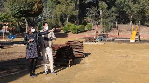 Obras de renovación de la zona infantil del parque Julián Gómez-Cambronero