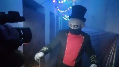 Circo de los Horrores (2)