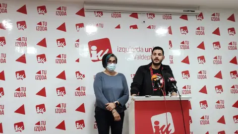 Juana Caro y Alberto Parrilla, concejales de IU Valdepeñas