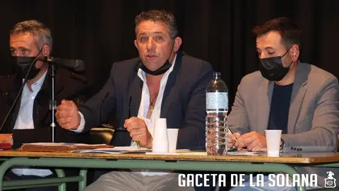 El presidente, en el centro, destacó el buen momento que atraviesa la entidad

Foto: GACETA