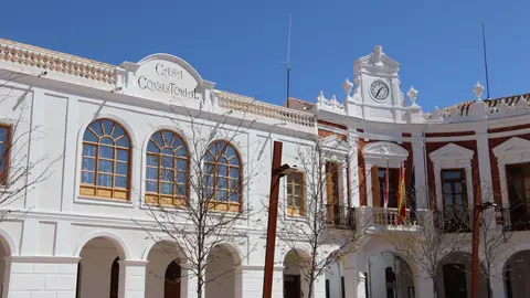 Exterior del Salón de Plenos de Manzanares