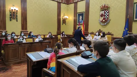Pleno de los escolares en Valdepeñas