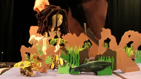 Obra de teatro infantil de títeres ‘Libro de aventuras (vencer al monstruo)’