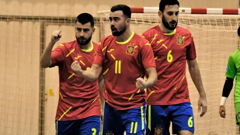 Chino y Catela celebrando un gol con España

Foto: RFEF