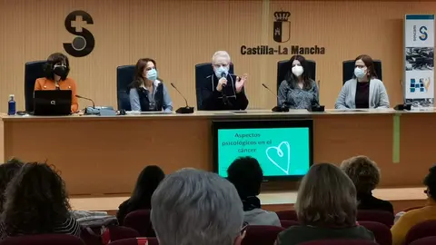 Charlas por el Dia Mundial contra el Cáncer