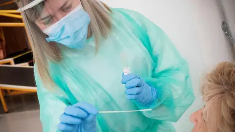 Fuerte reducción de los contagios en la región