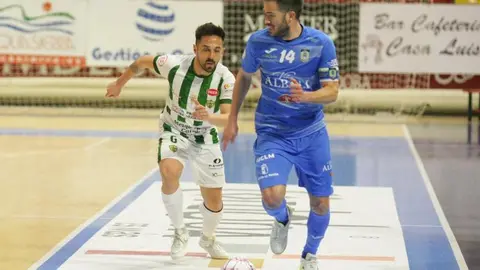 Rafa Rato con el balón en el Córdoba Patrimonio de la Humanidad 7-1 Viña Albali Valdepeñas

Foto: Córdoba Patrimonio de la Humanidad
