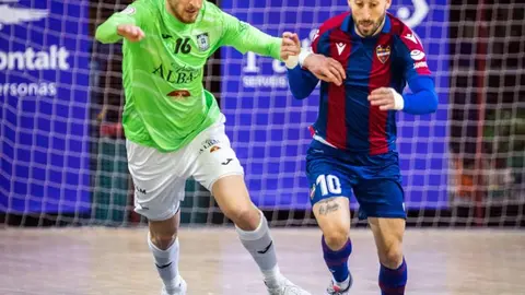 Sergio González ante el Levante