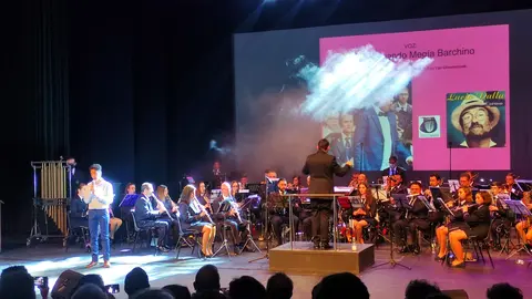 "Canta con la banda II"