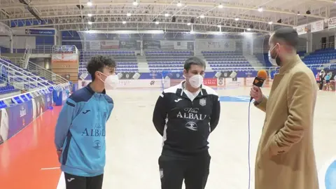 Javi Garzo entrevistando a Víctor Beas y a Cristina en HD Hoy Deportes