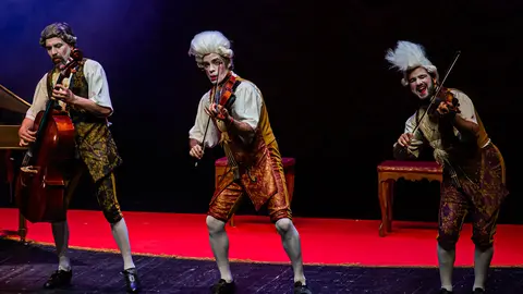 Protagonistas de la obra de Yllana