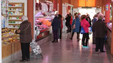 Imagen de la galería comercial del mercado municipal de La Solana este miércoles, 23 de marzo