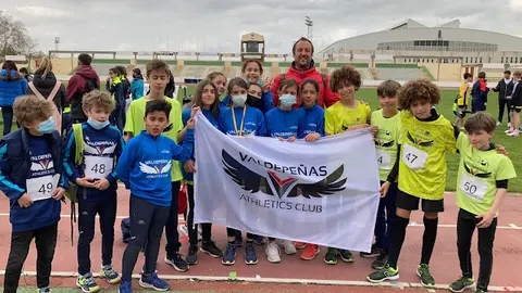 Atletas del Sistemas Valcom - Valdepeñas Athletics Club en Puertollano