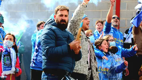 La Marea Azulona despidiendo al Viña Albali Valdepeñas antes de viajar a la Copa de España de Jaén
Foto: Mohamed Errahmouny