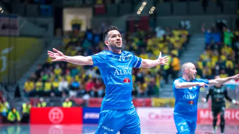 Rafa Rato celebrando el segundo gol del Viña Albali en el encuentro de cuartos de final de la Copa de España 2020 ante Jaén

Foto: ACP-FSV