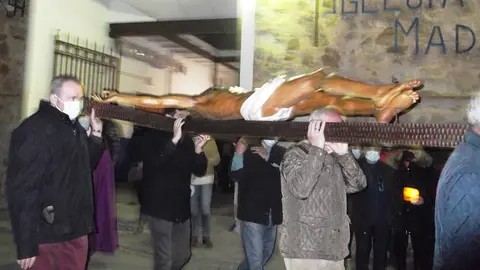 Instantanea del Vía Crucis del Martes Santo en La Solana
