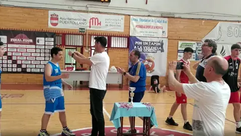 Triunfo del Baloncesto Valdepeñas Cadete en Puertollano