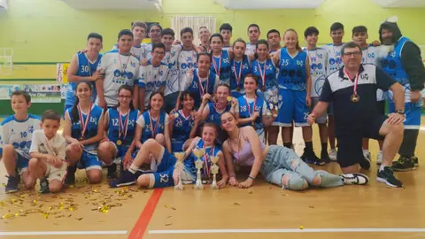Conjunto Cadete Masculino y Alevín Femenino del Club de Baloncesto Valdepeñas