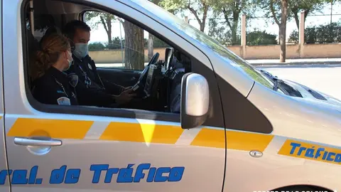 Agentes de la Policía Local de La Solana en un control de velocidad anterior