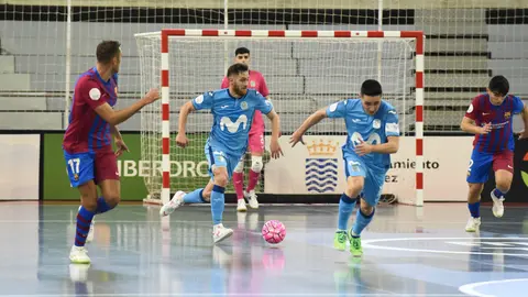 Rafa López conduciendo el balón
Foto: Movistar Inter
