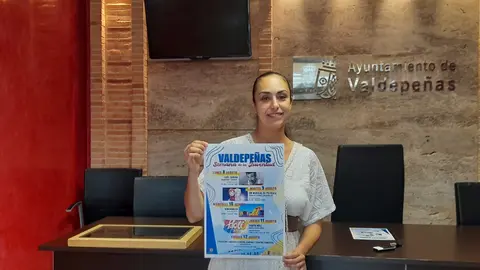 Inmaculada Pacheco presenta el cartel de la Semana de la Juventud