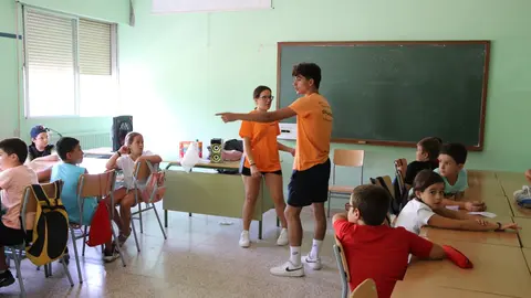 Clase durante los campamentos de verano 'Campamento urbano' y el 'Pequeverano' de Manzanares