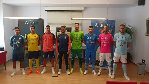 Equipaciones del Viña Albali Valdepeñas 2022-2023