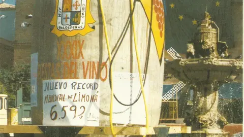 Tinaja en la que se depositaron más de 6.500 litros de “limoná”