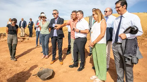 Visita de Emiliano García-Page al Cerro de las Cabezas