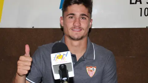 Iván Romero en los estudios de Radio Horizonte-La Solana