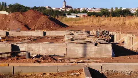 Nave en construcción en el parque empresarial de La Solana