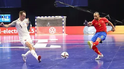 Boyis chutando a puerta durante un partido de la Eurocopa 2022
Foto: RFEF