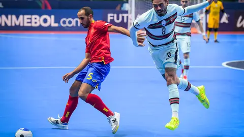 Boyis con el balón en la final de la Finalissima contra Portugal en la que perdió España por penaltis

Foto: RFEF