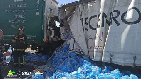 Colisión entre camiones en la A-4 (Manzanares)
Foto: SCIS