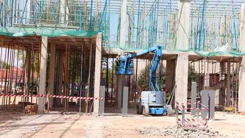 Obras del nuevo pabellón de deportes de Manzanares