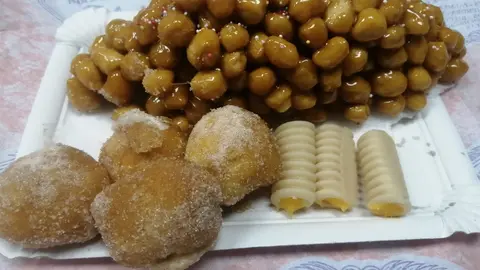 Nuégados, buñuelos y huesos de santo