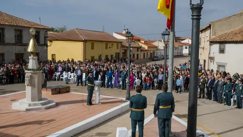 Villahermosa inaugura un monumento en honor a la Virgen del Pilar y en homenaje a la Guardia Civil