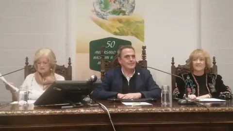 Encuentro del Club Entre Línea en la UNED