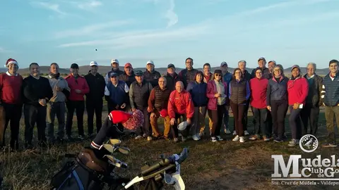 Participantes en le torneo de golf de Navidad del Club Mudela 