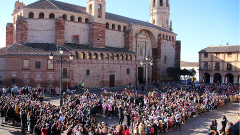 Aspecto de la Plaza Mayor durante el día de la paz