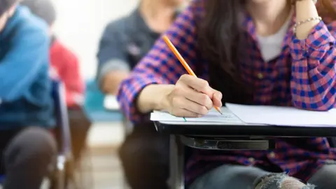 Oposiciones a enseñanzas medias en Castilla-La Mancha