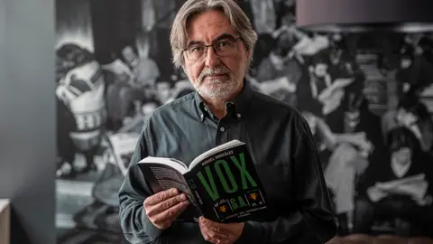 Miguel González, autor del libro VOX S.A. El negocio del patriotismo español