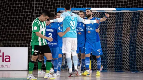 Victoria del Viña Albali Valdepeñas en cancha del Betis