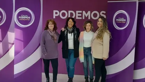 Podemos Ciudad Real. A la izda, Angelines Téllez, de Podemos Valdepeñas.